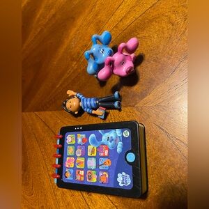 Interactive Learning Tablet with Figures